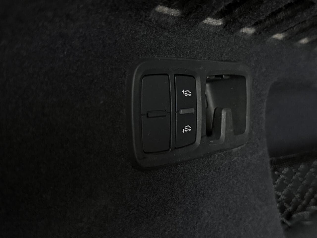 Audi Q8 thumbnail Misc Controls