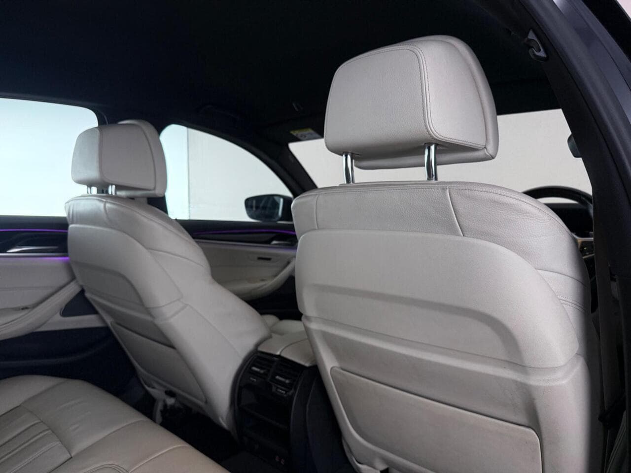 BMW 5 Series thumbnail Seats Rear