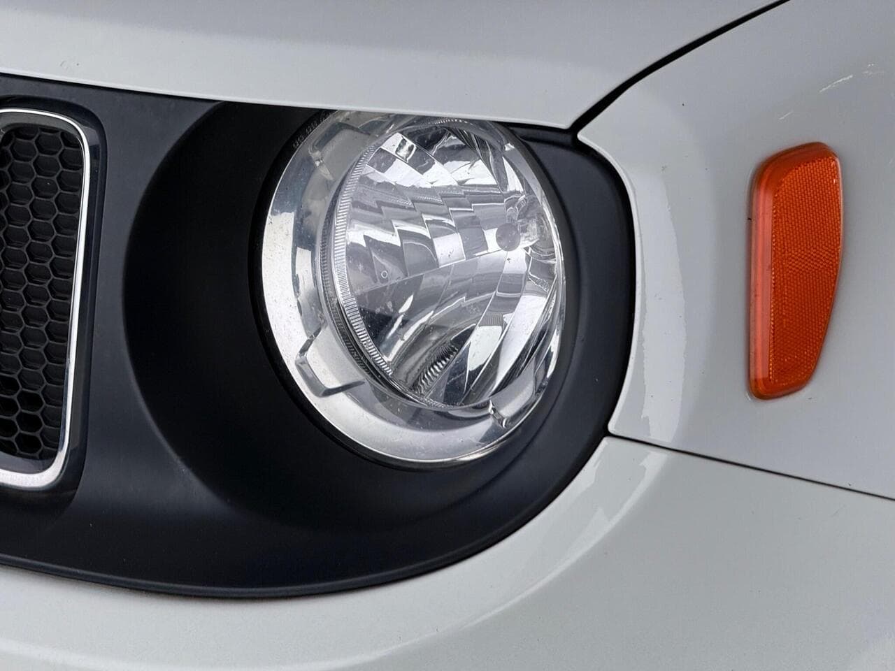 Jeep Renegade thumbnail Lights Front