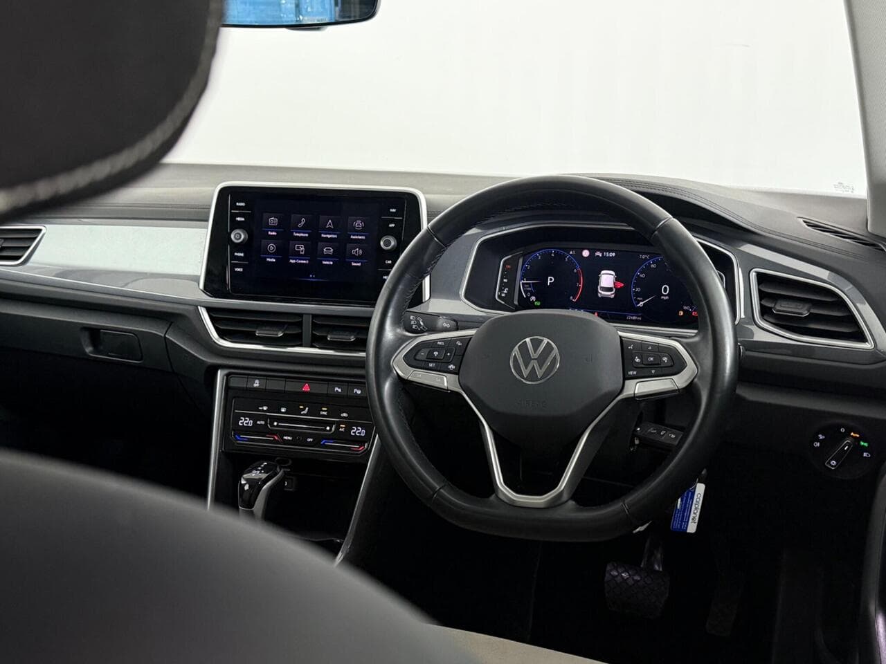 Volkswagen T-Roc thumbnail Steering Wheel