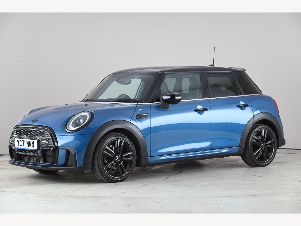 MINI Hatch thumbnail Front Left