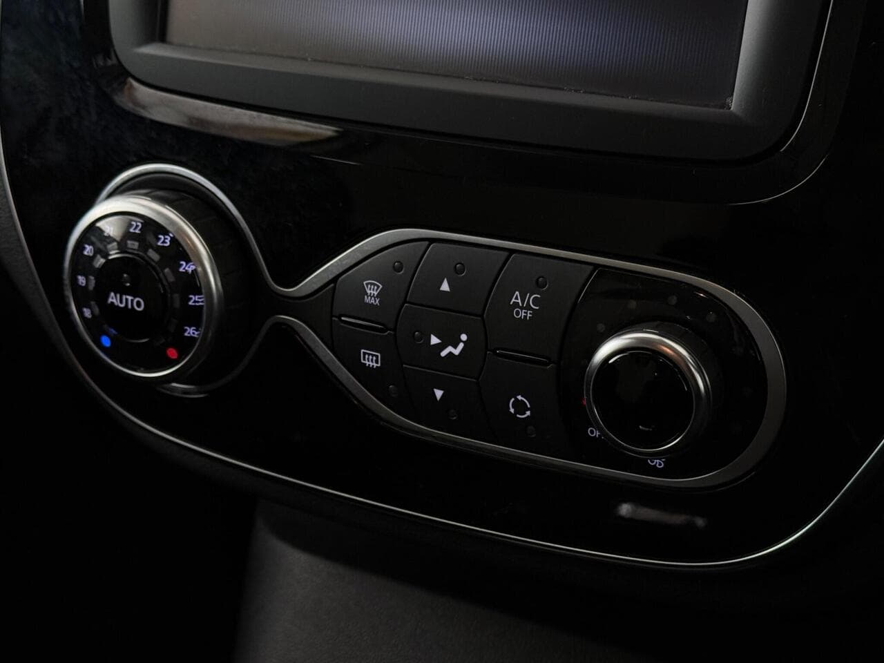 Renault Captur thumbnail Misc Controls