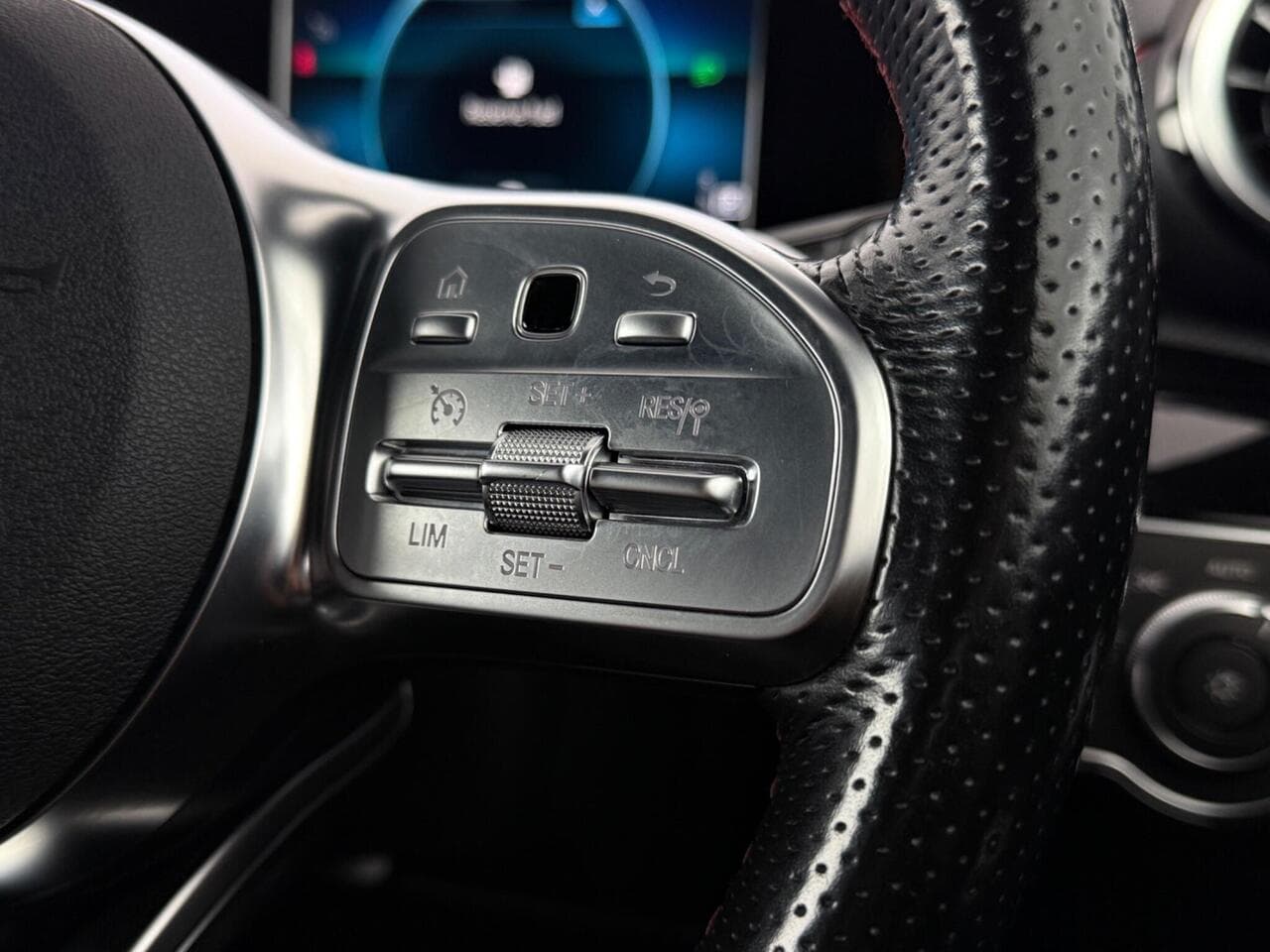 Mercedes-Benz A Class thumbnail Misc Controls