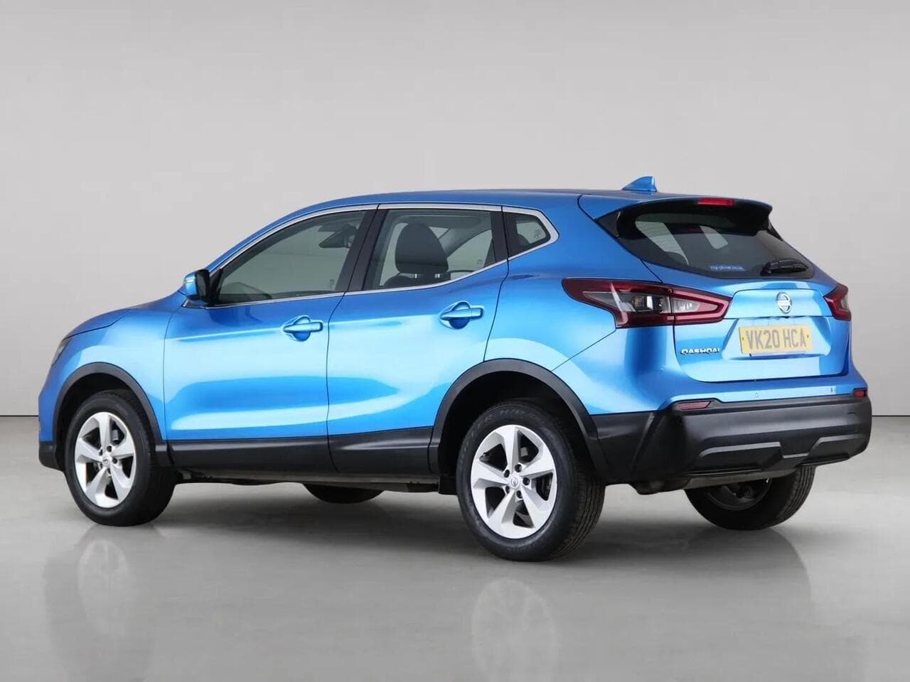 Nissan Qashqai thumbnail Side Left