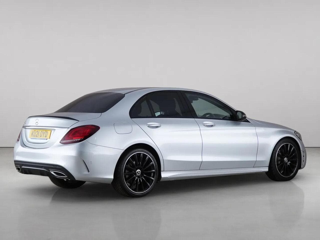 Mercedes-Benz C Class thumbnail Rear Right