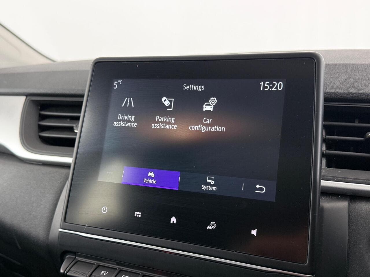 Renault Captur thumbnail Infotainment System