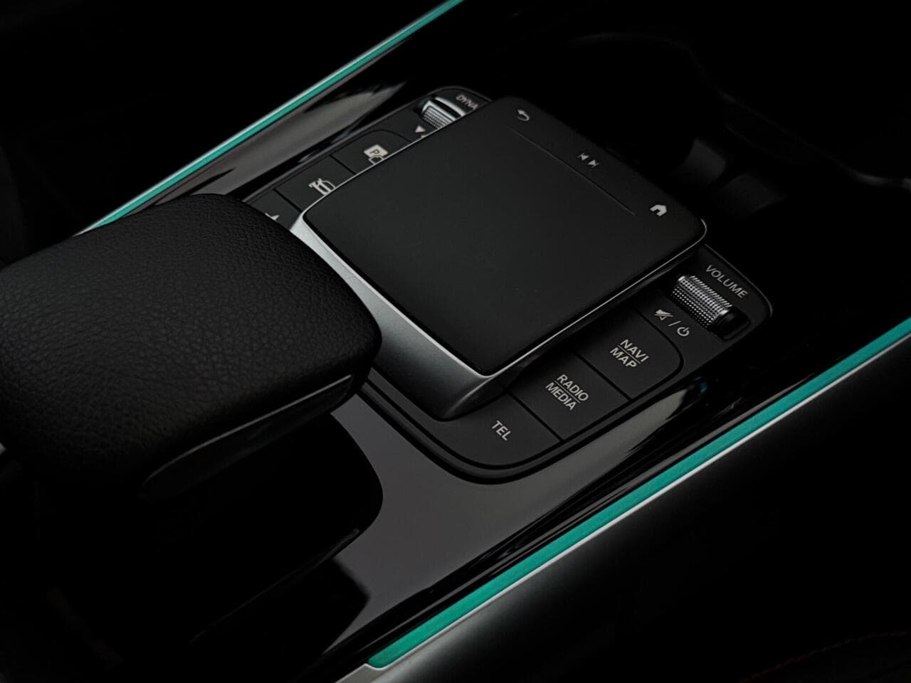 Mercedes-Benz GLB thumbnail Misc Controls