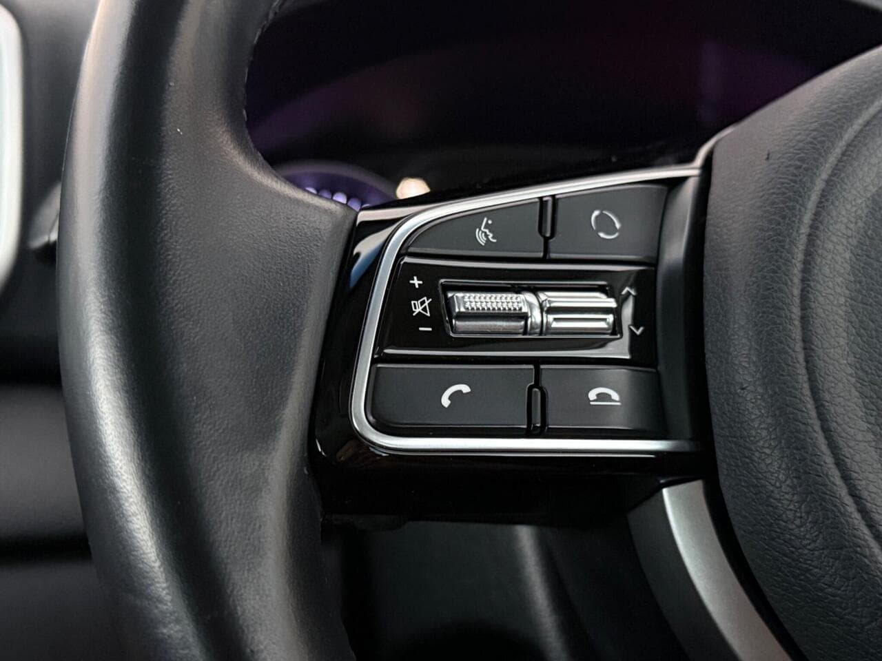 Kia Sportage thumbnail Misc Controls