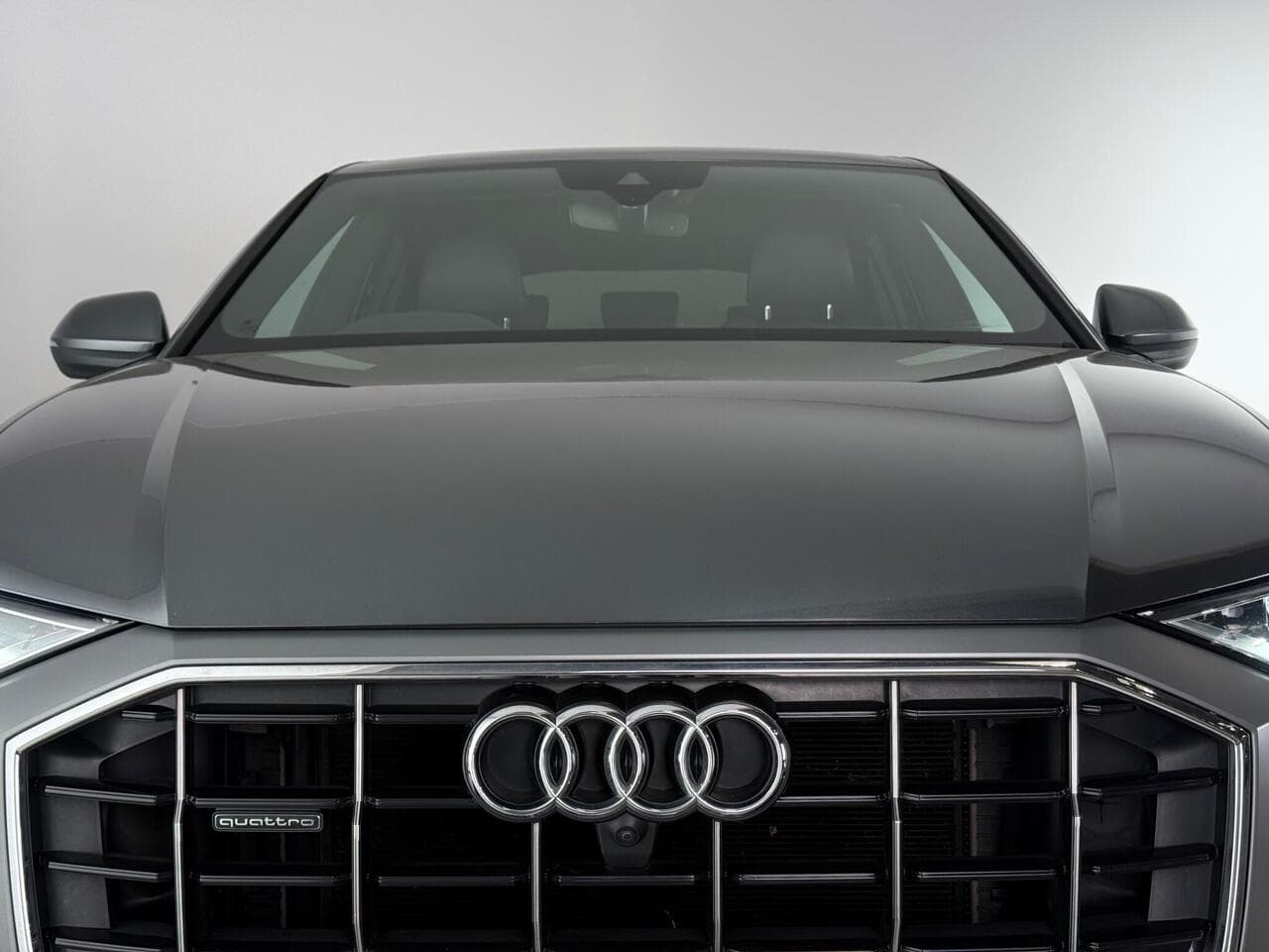 Audi Q8 thumbnail Front