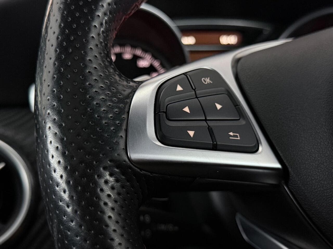 Mercedes-Benz A Class thumbnail Misc Controls