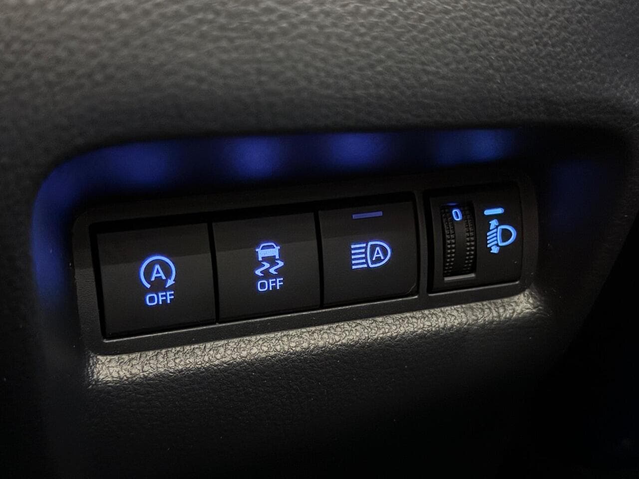 Toyota Aygo X thumbnail Misc Controls