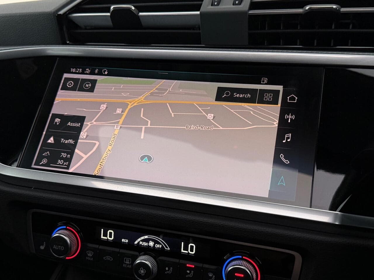 Audi Q3 thumbnail Infotainment System