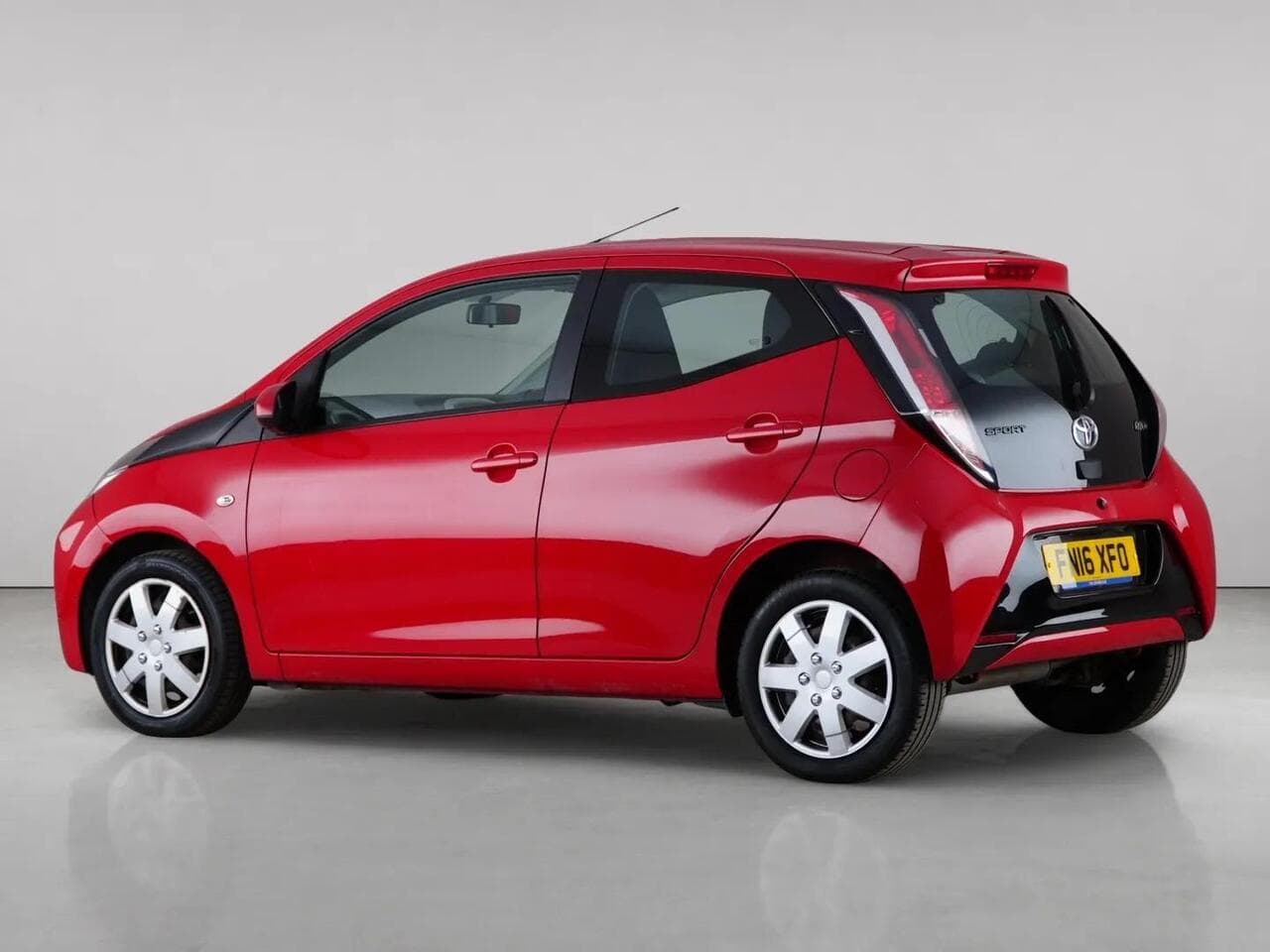 Toyota AYGO thumbnail Side Left