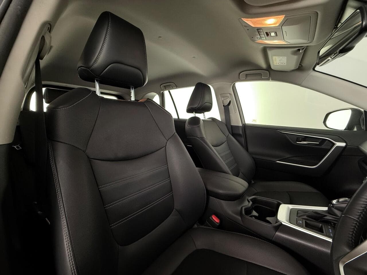 Toyota RAV4 thumbnail Seat Driver