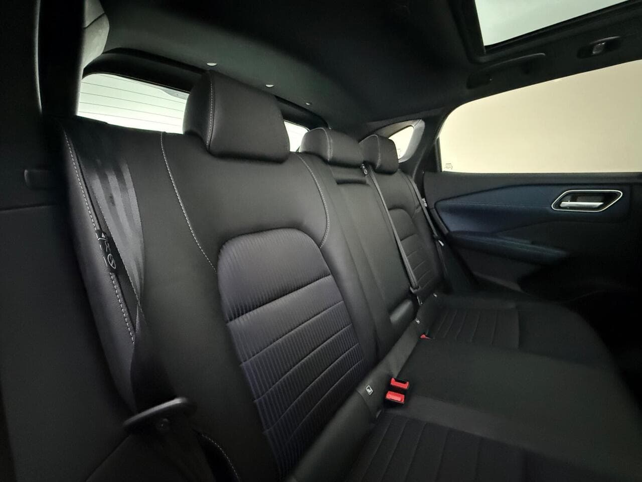 Nissan Qashqai thumbnail Seats Rear