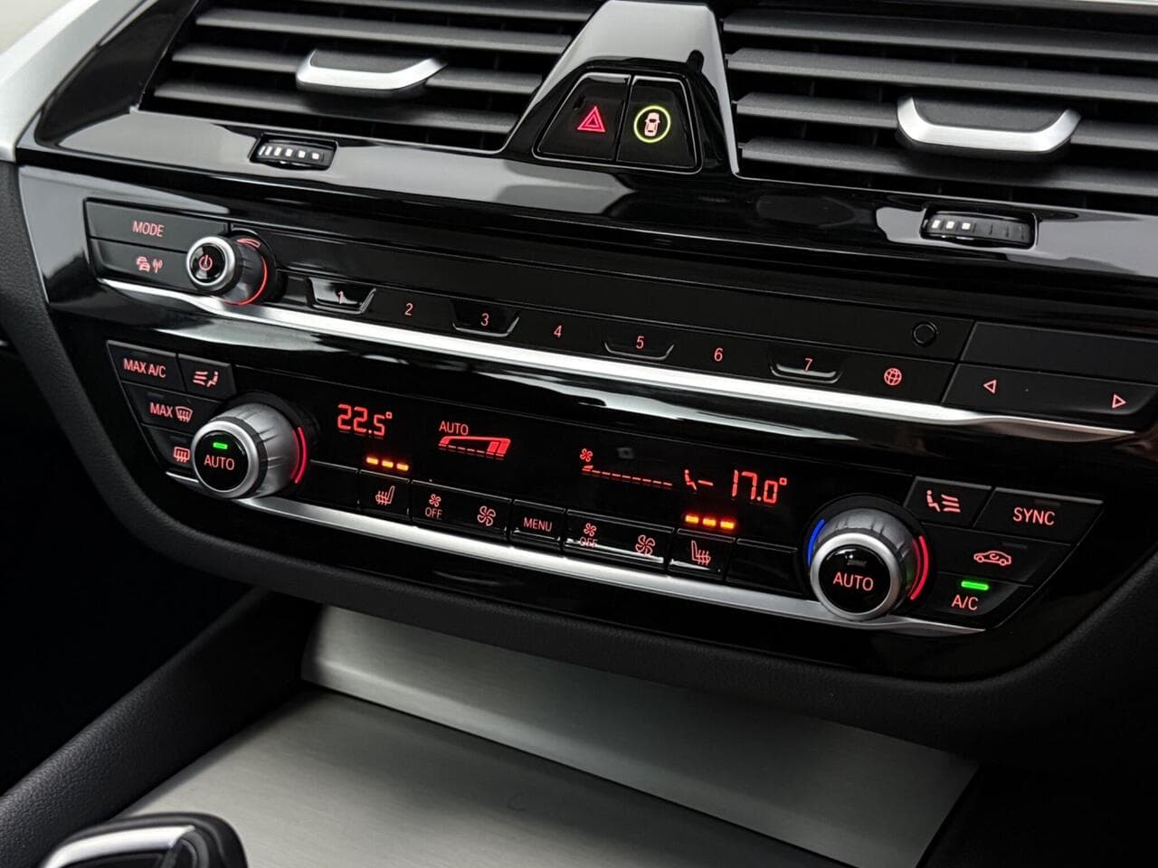 BMW 5 Series thumbnail Infotainment System
