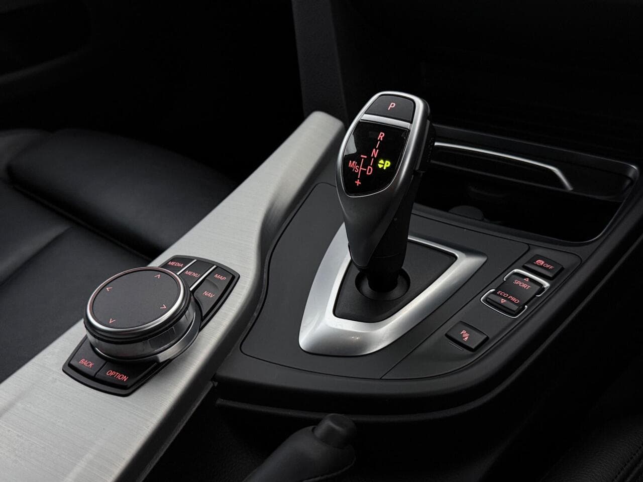 BMW 4 Series Gran Coupe thumbnail Interior Front