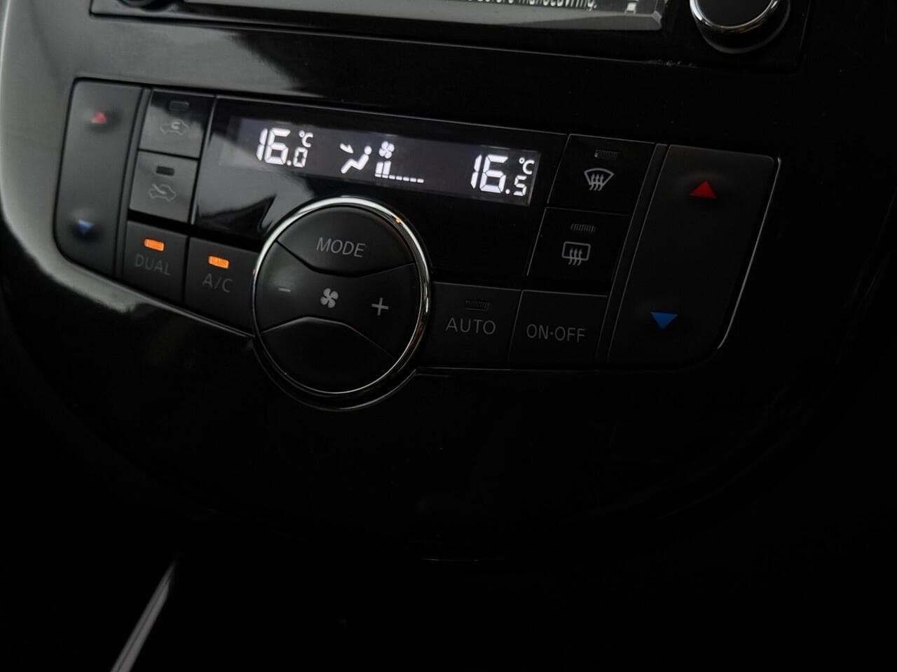 Nissan Pulsar thumbnail Misc Controls