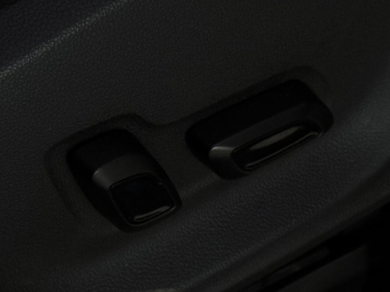 MG MG ZS thumbnail Misc Controls
