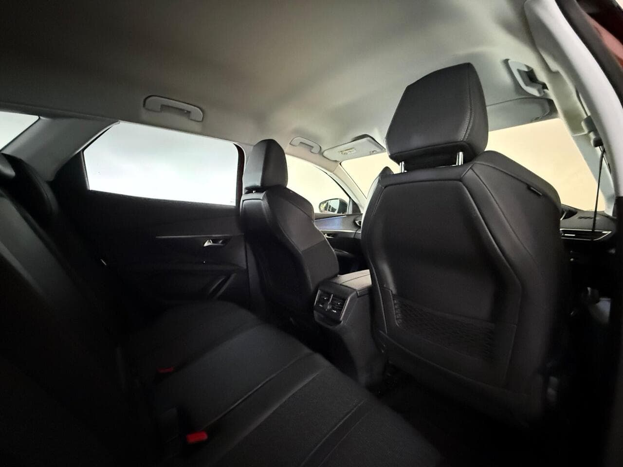 Peugeot 3008 thumbnail Seats Rear