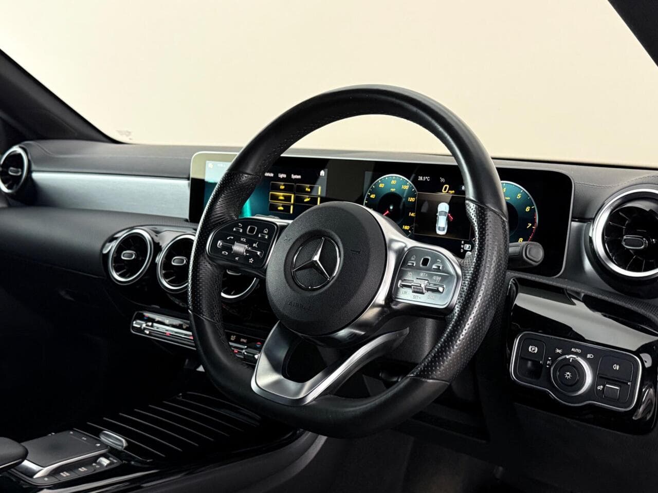 Mercedes-Benz CLA thumbnail Interior Front