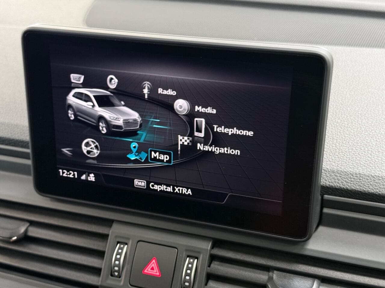 Audi Q5 thumbnail Infotainment System