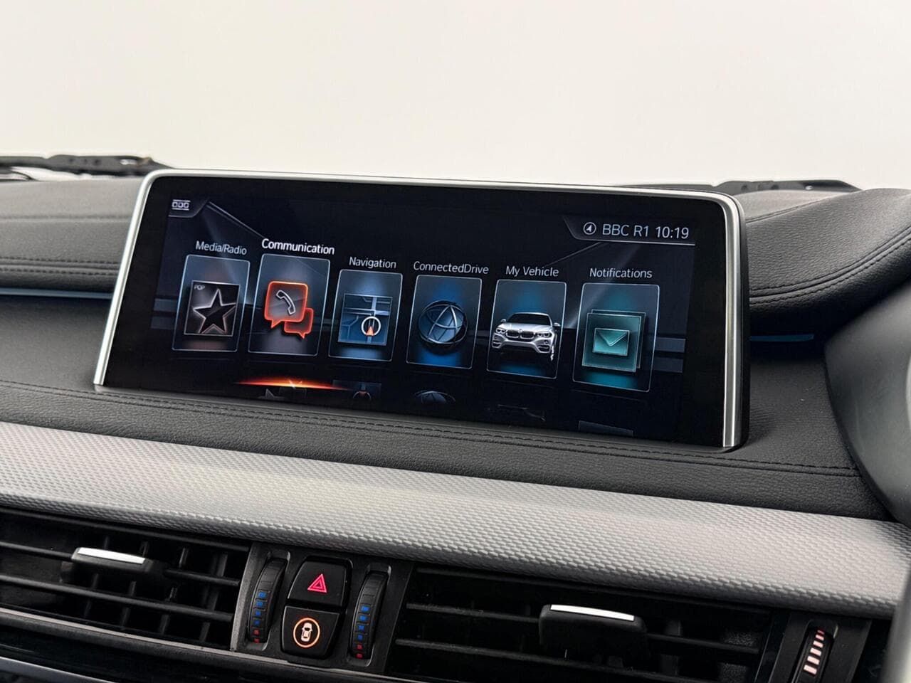 BMW X6 thumbnail Infotainment System