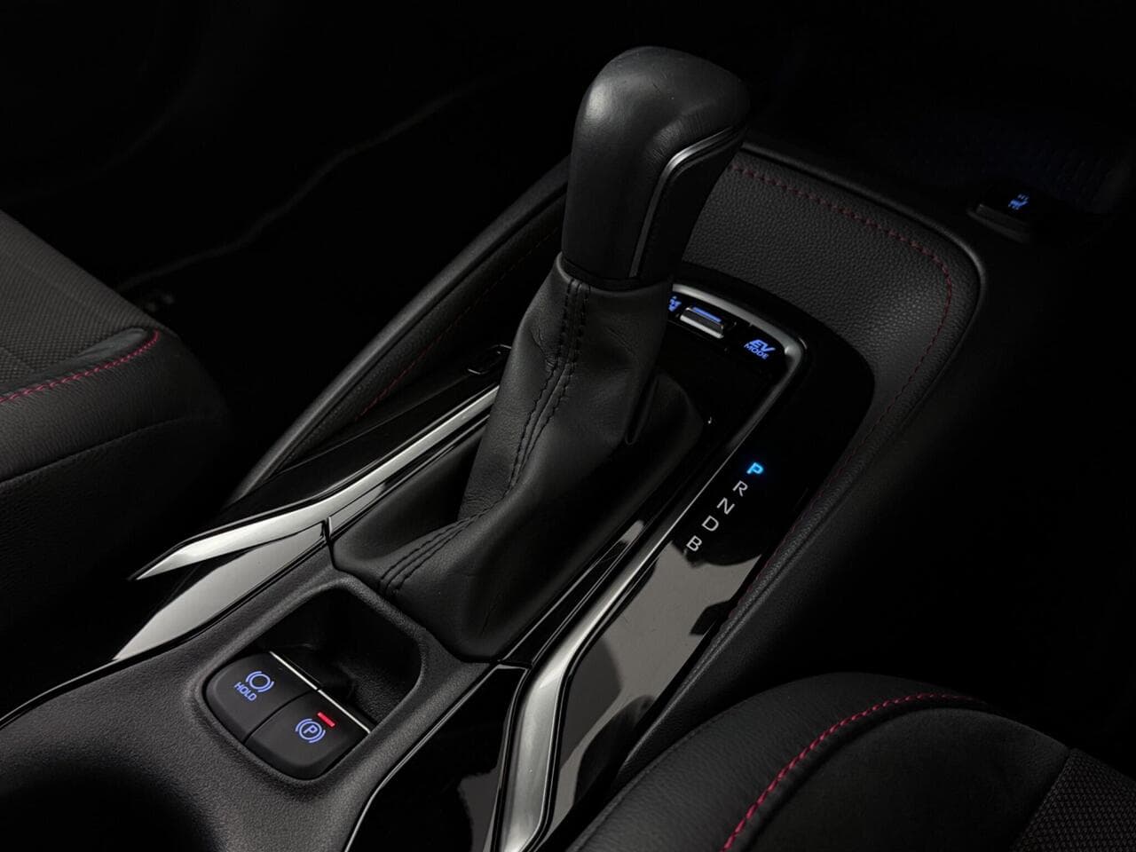 Toyota Corolla thumbnail Interior Front