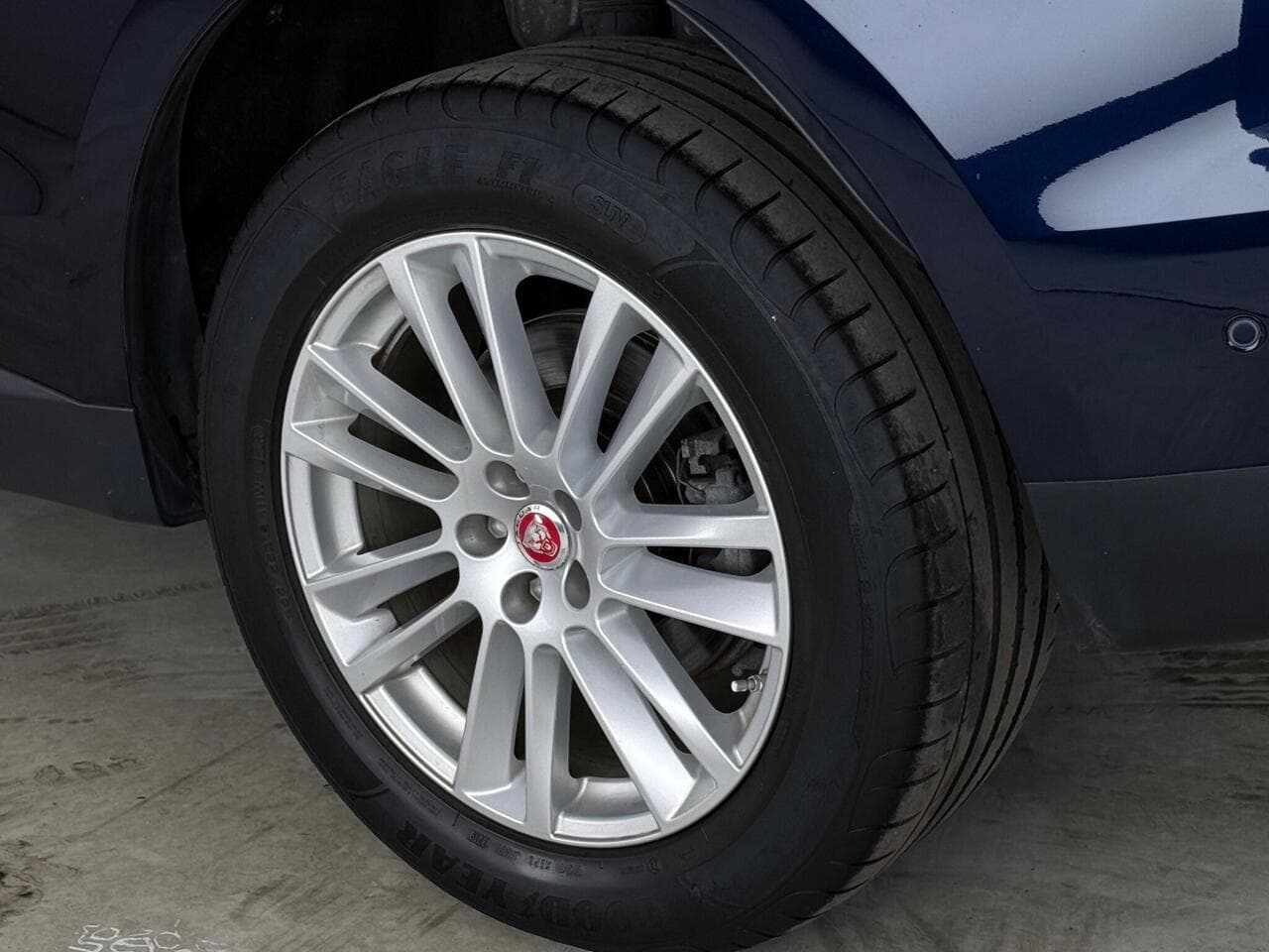 Jaguar F-PACE thumbnail Wheel