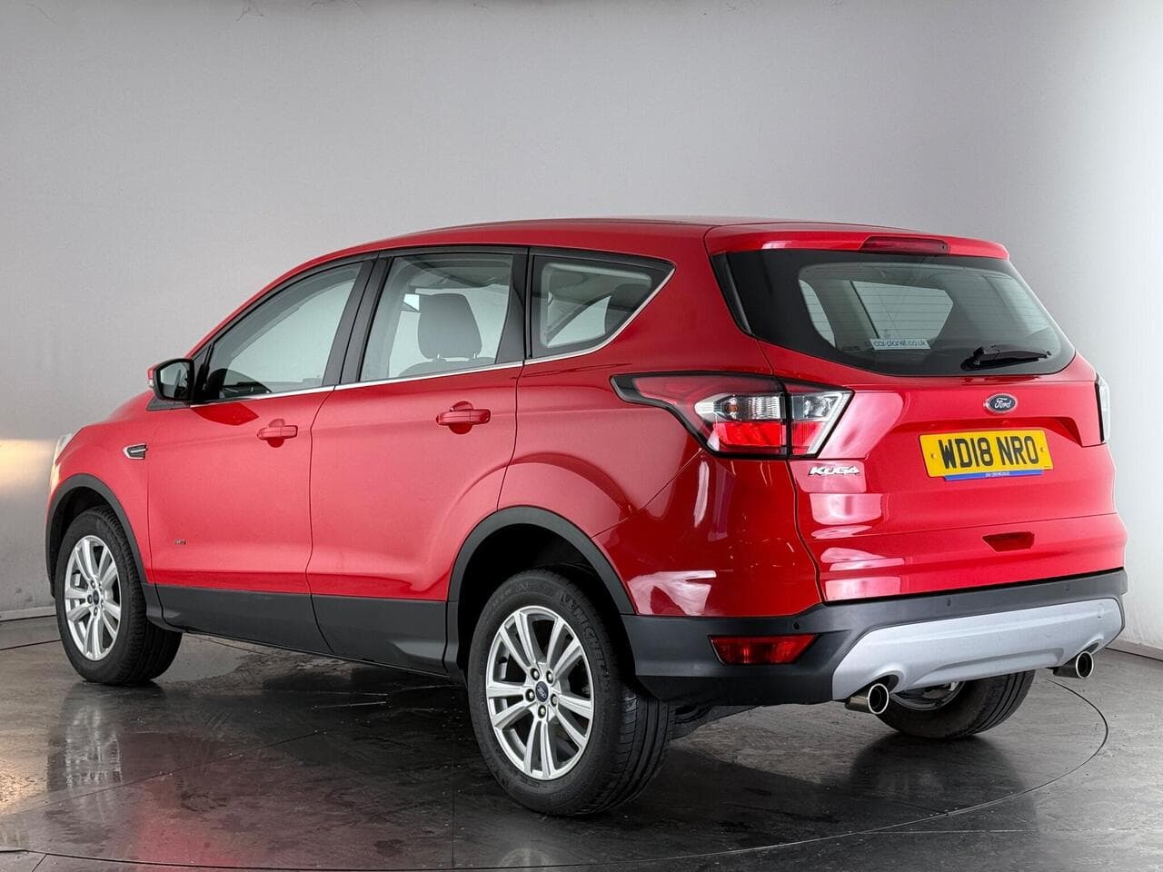 Ford Kuga thumbnail Rear Left