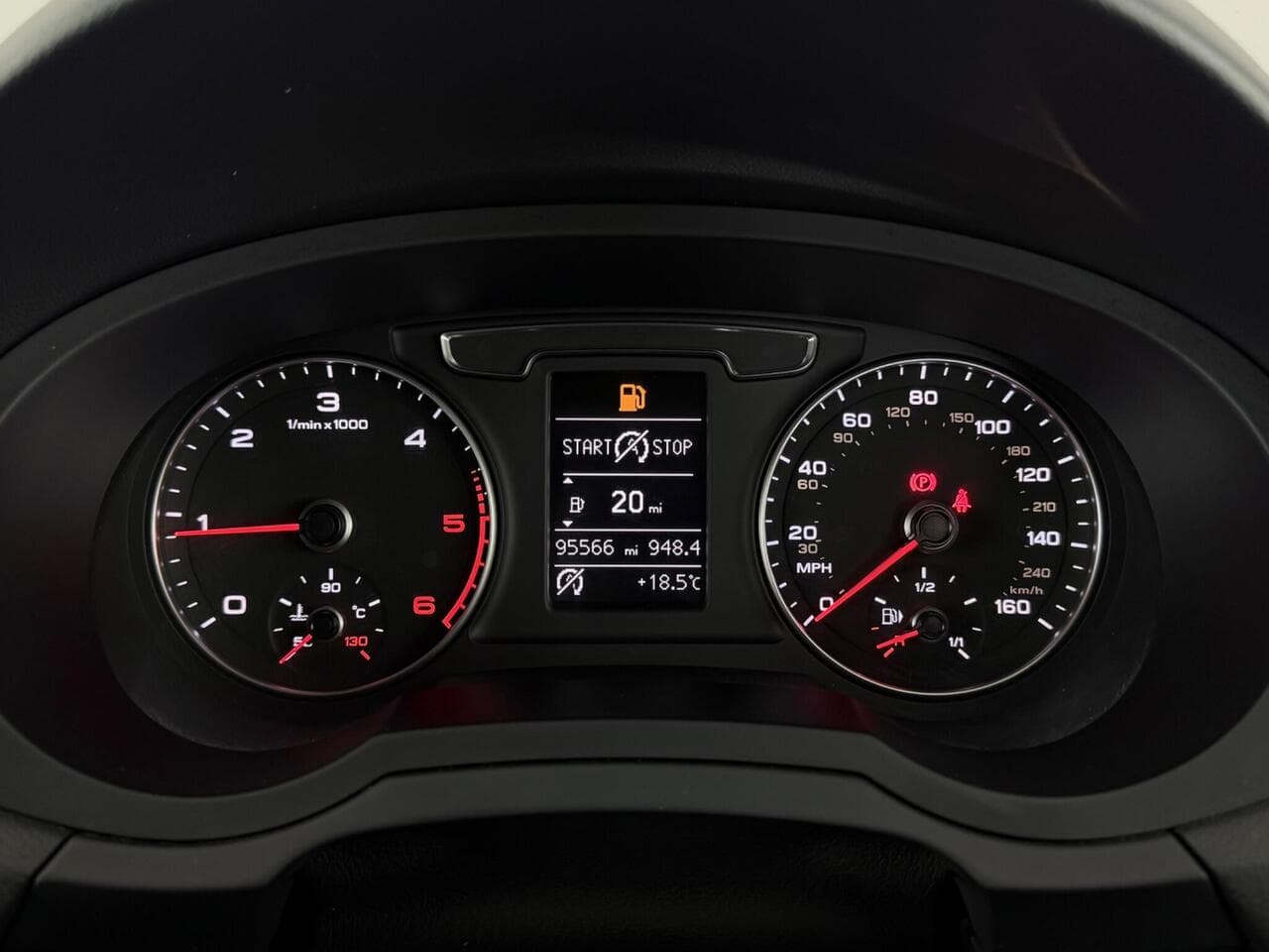 Audi Q3 thumbnail Driver Instruments