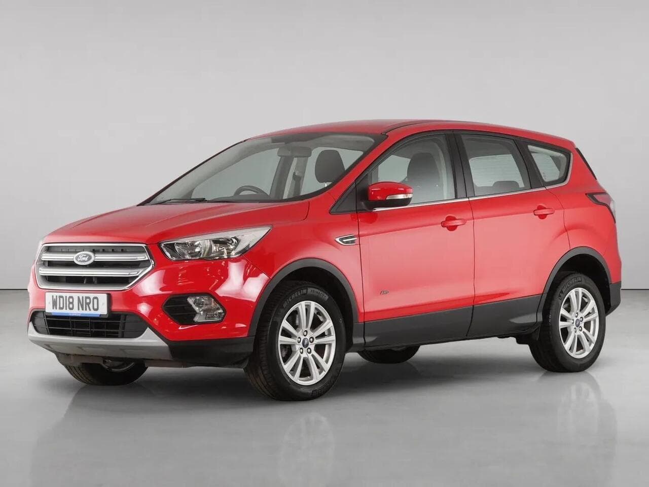 Ford Kuga thumbnail Front Left
