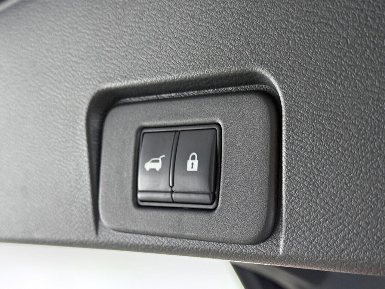 Nissan X-Trail thumbnail Misc Controls