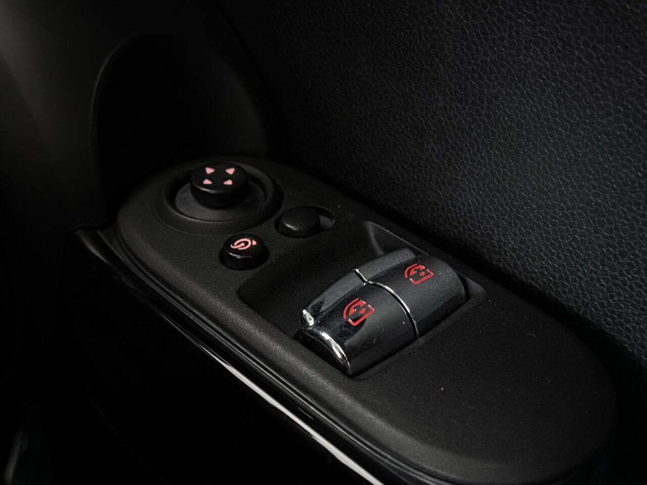 MINI Hatch thumbnail Misc Controls