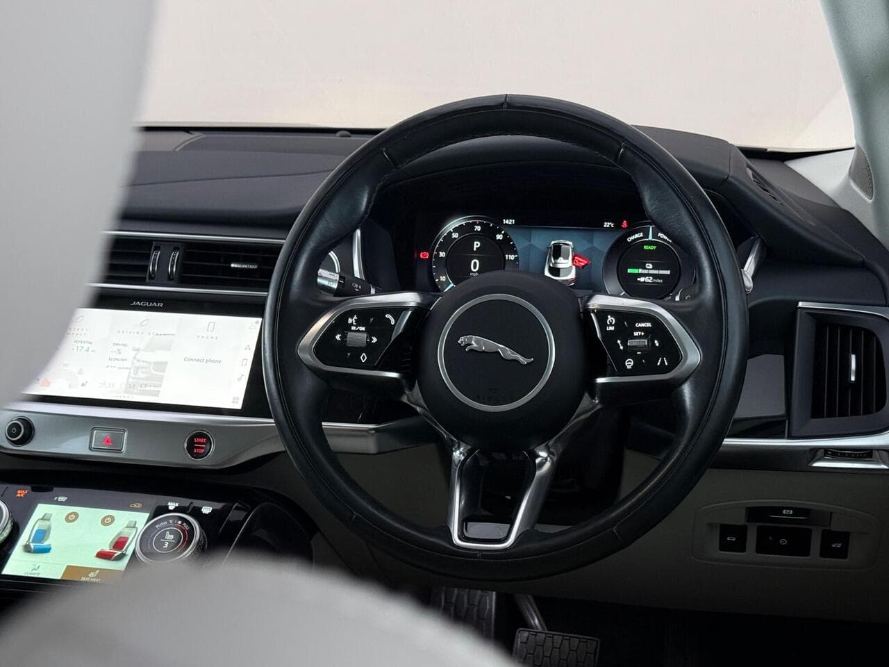 Jaguar I-PACE thumbnail Interior Front