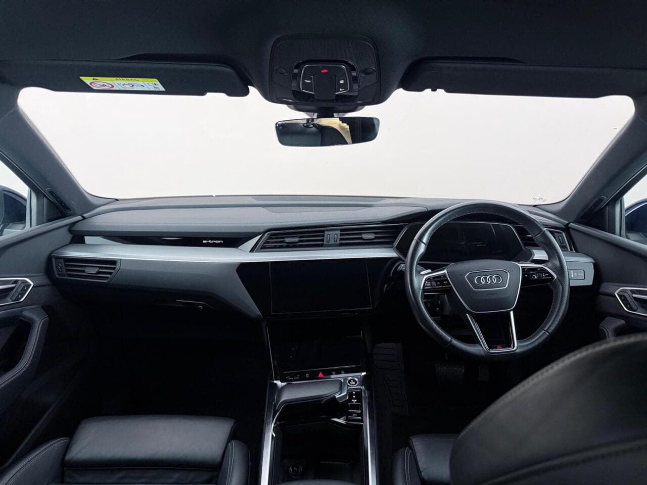 Audi e-tron thumbnail Interior Front