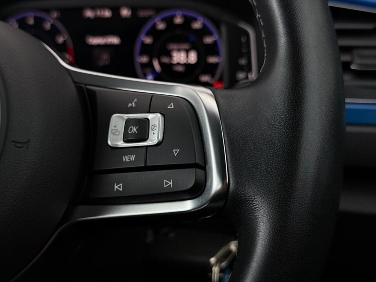 Volkswagen T-Roc thumbnail Misc Controls