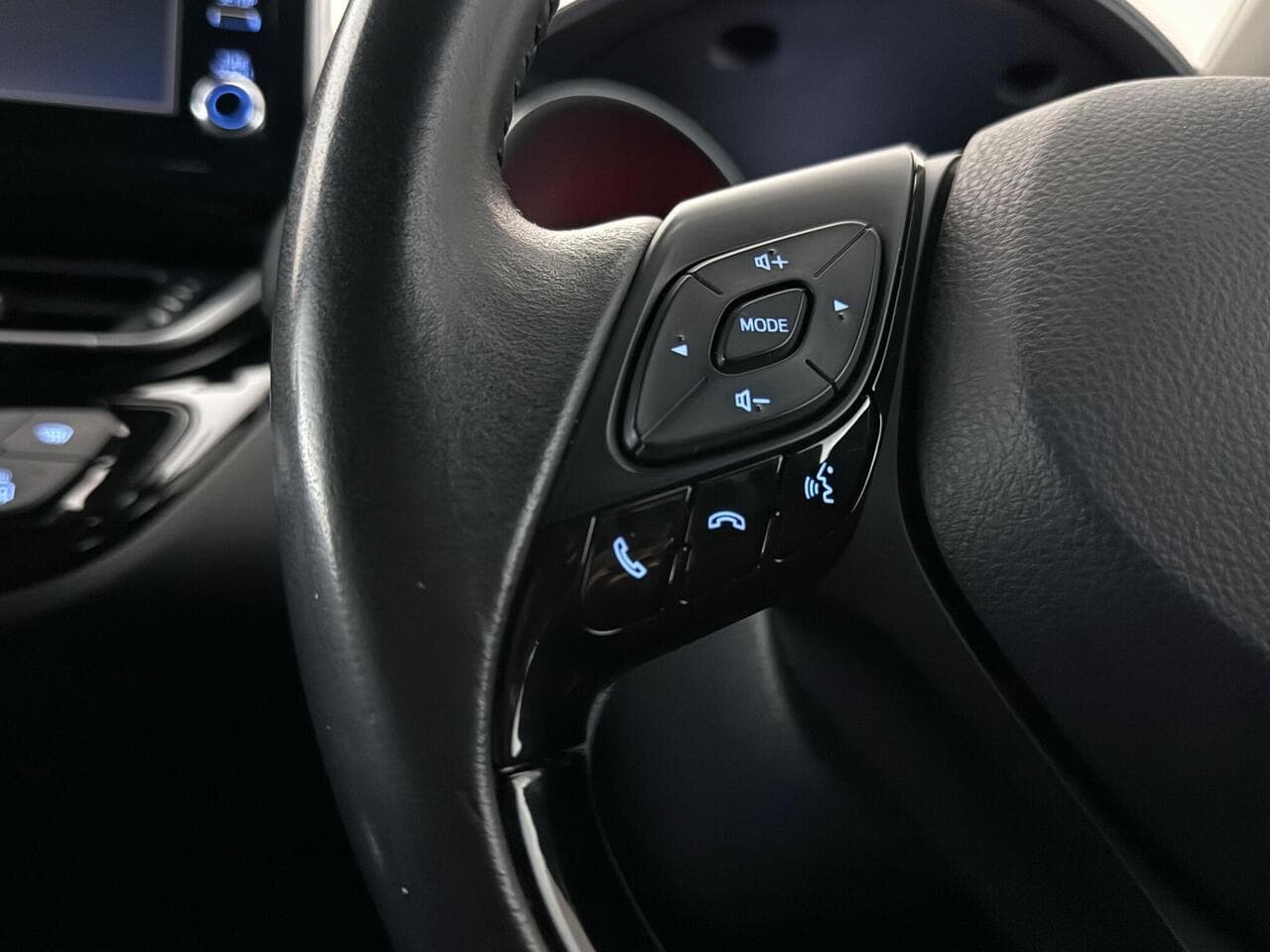 Toyota C-HR thumbnail Misc Controls