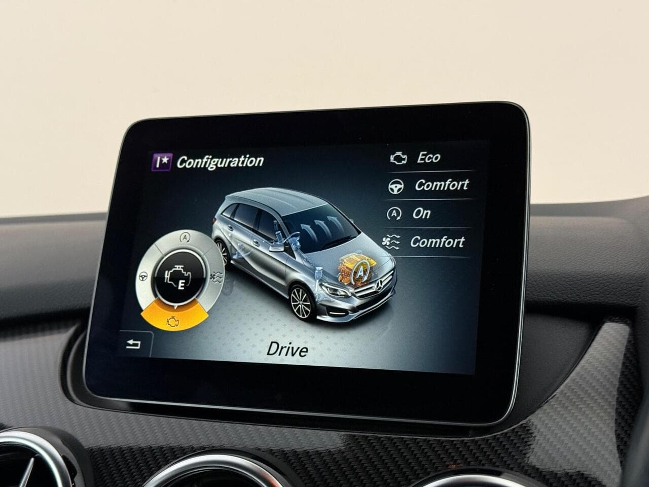 Mercedes-Benz B Class thumbnail Infotainment System