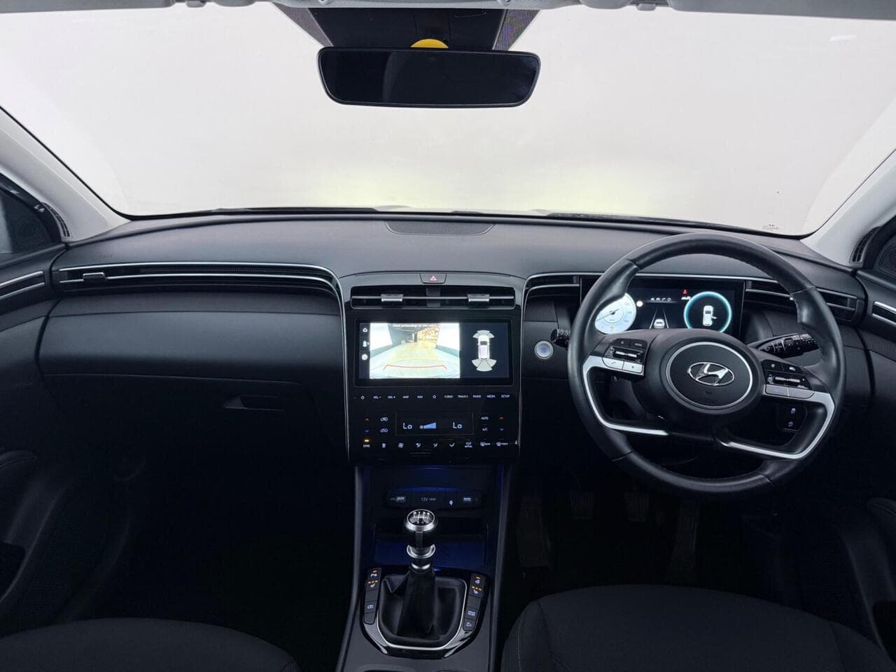 Hyundai TUCSON thumbnail Interior Front