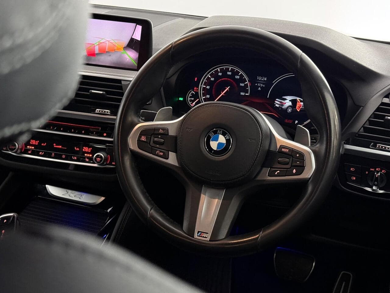 BMW X4 thumbnail Steering Wheel
