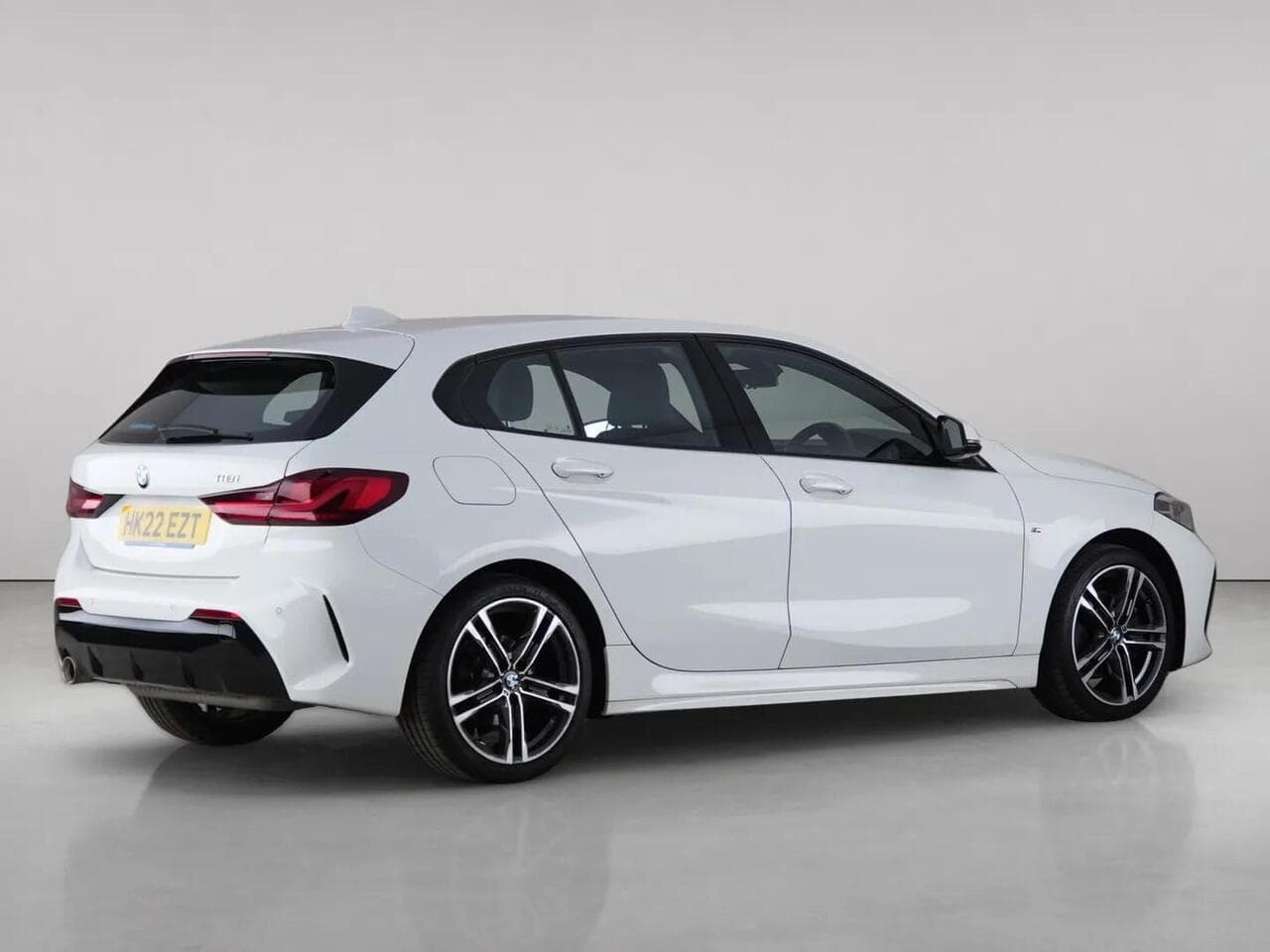 BMW 1 Series thumbnail Rear Right