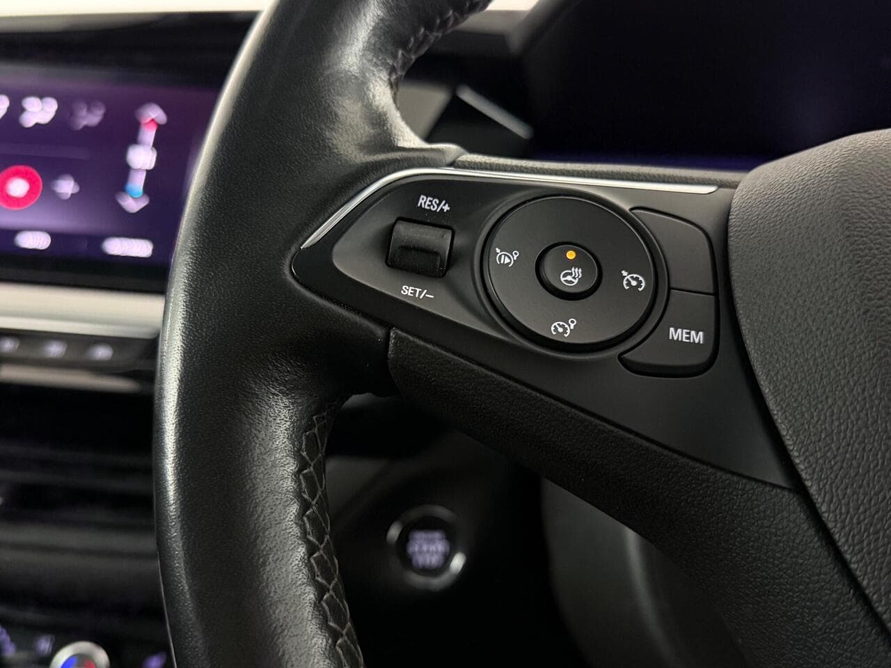 Vauxhall Grandland thumbnail Misc Controls