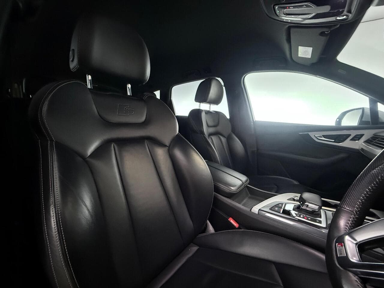 Audi Q7 thumbnail Seat Driver