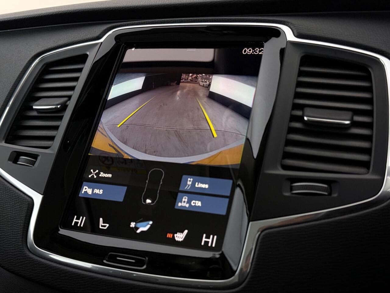 Volvo XC90 thumbnail Infotainment System