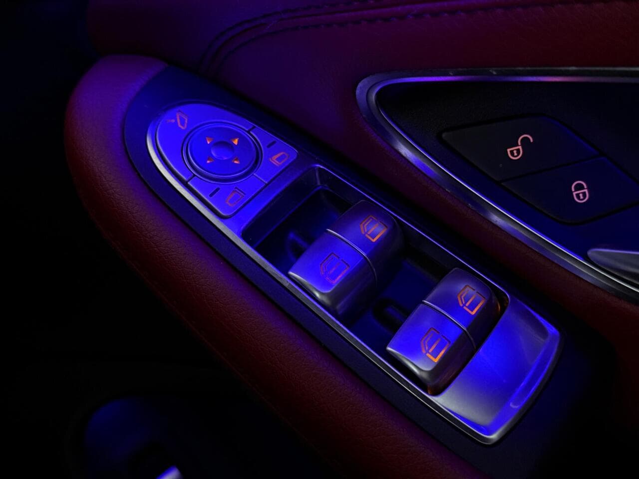 Mercedes-Benz C Class thumbnail Misc Controls
