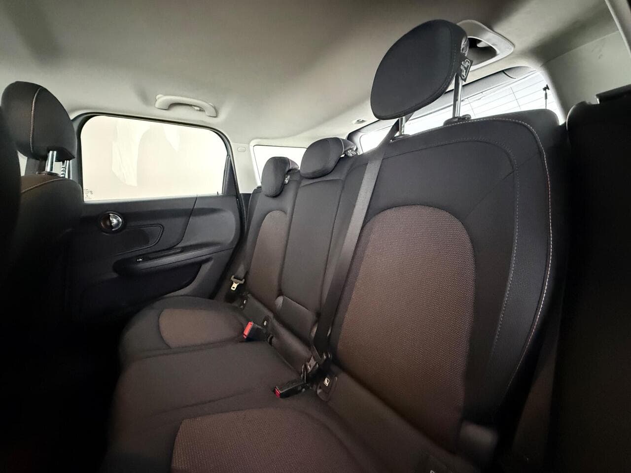 MINI Countryman thumbnail Seats Rear