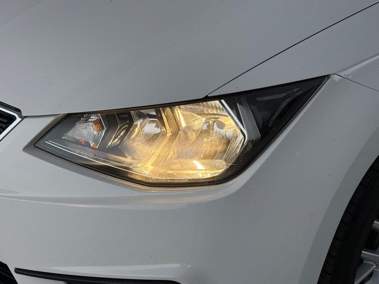 SEAT Ibiza thumbnail Lights Front
