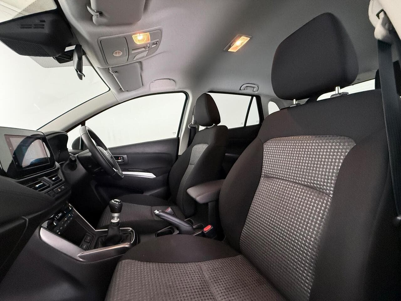 Suzuki S-Cross thumbnail Seat Front Passenger