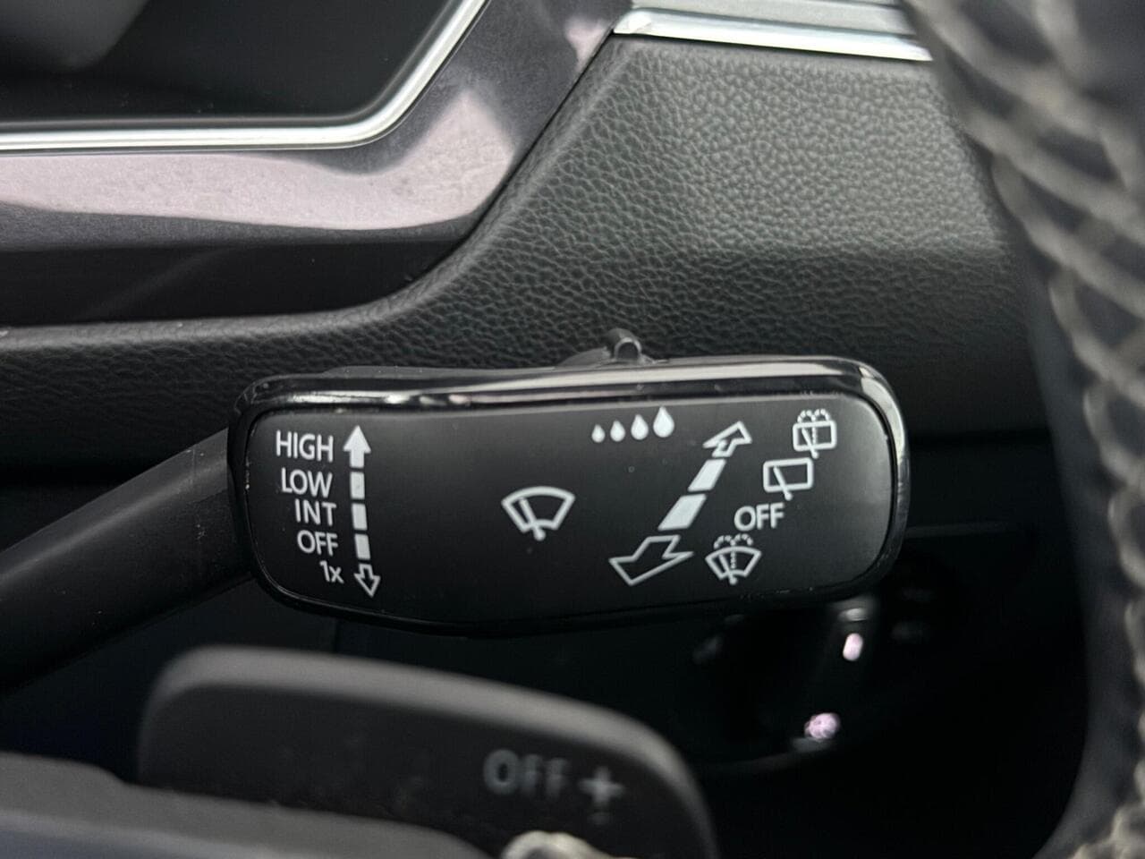 Volkswagen Tiguan thumbnail Misc Controls